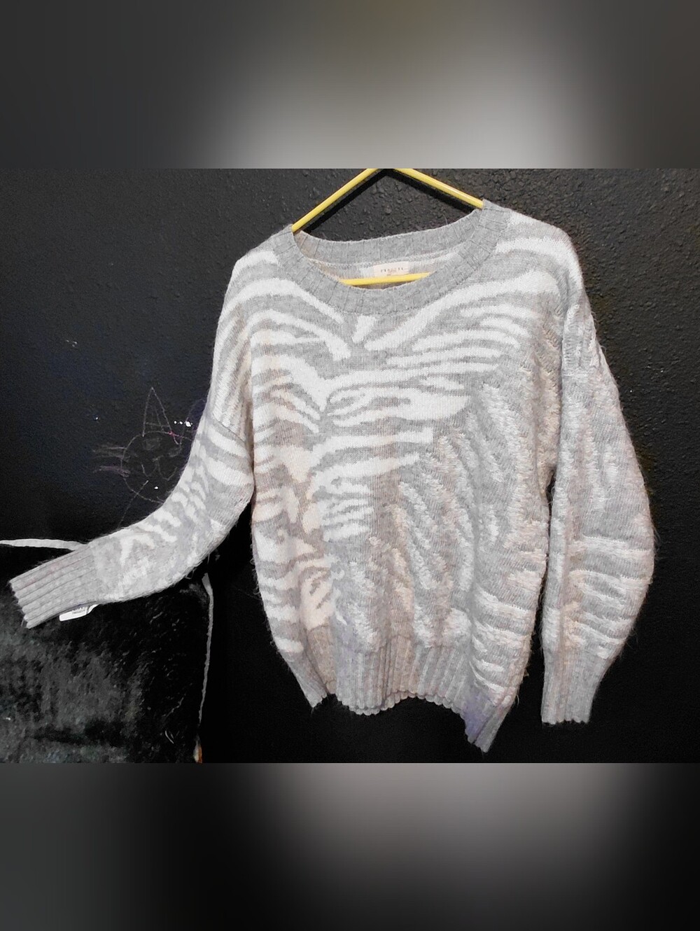 Promesa Grey & White Zebra-Print Crewneck Cropped Sweater